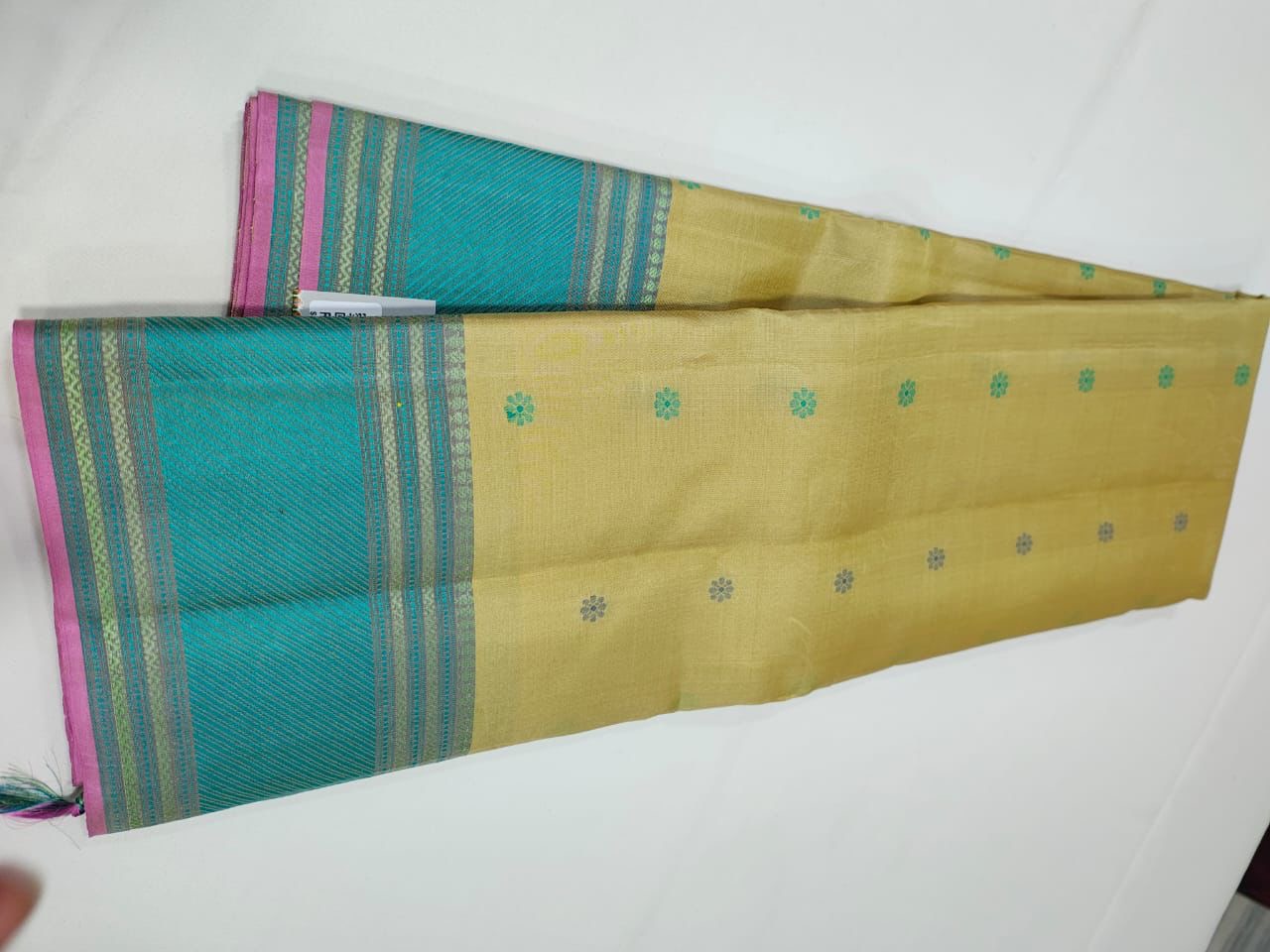 Pastel yellow teal
