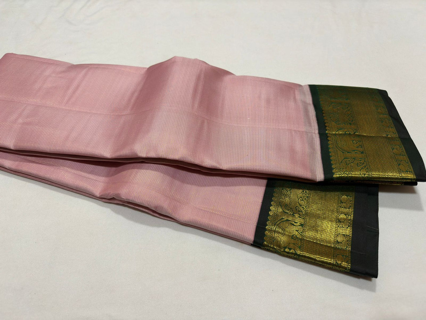 Soft pink with bottle green vaira oosi