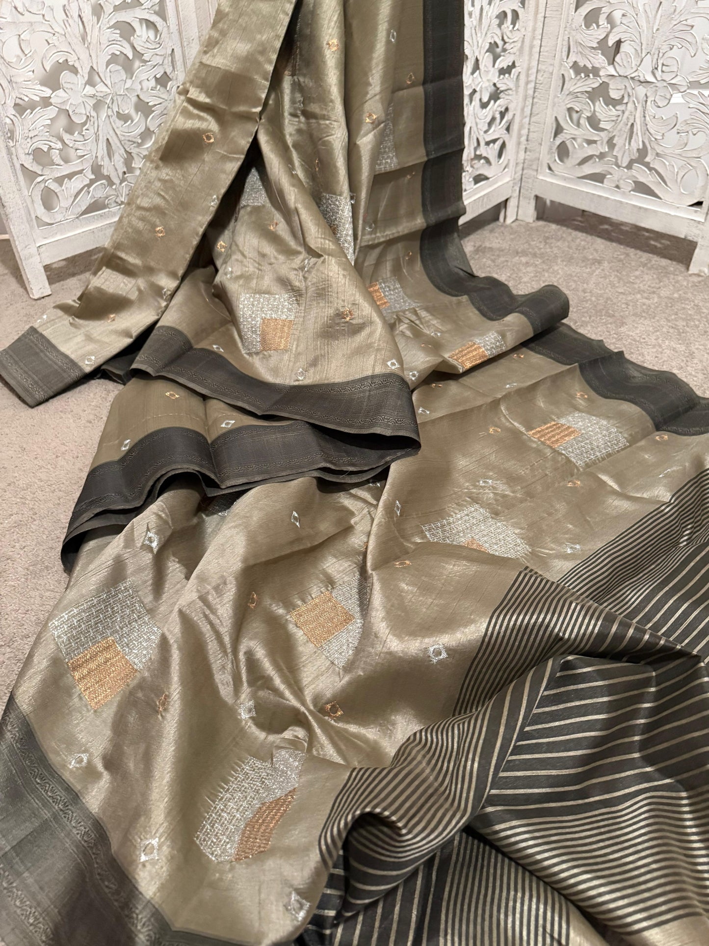Ash grey / black Tussar silk