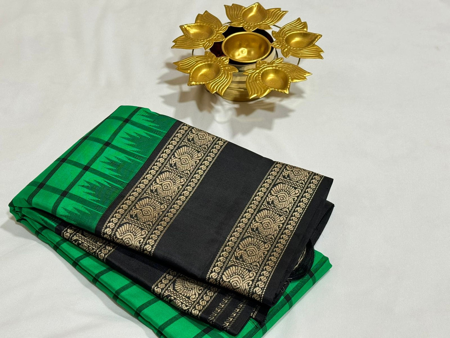 Emerald green/black temple rettapate and checks