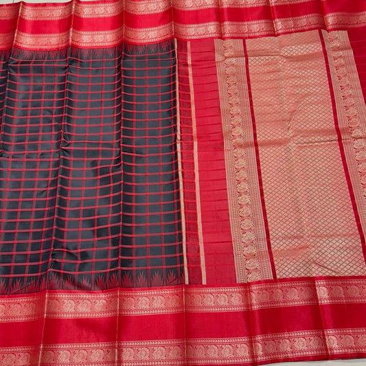 Black/red rettapate korvai checks temple border