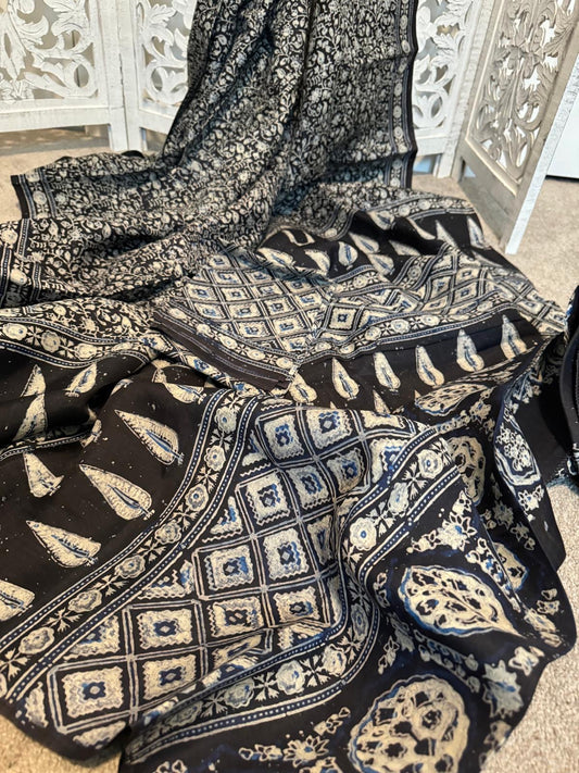 Soft silk light / dark blue