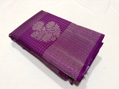 Vaadaamalli with lavendar jacquard