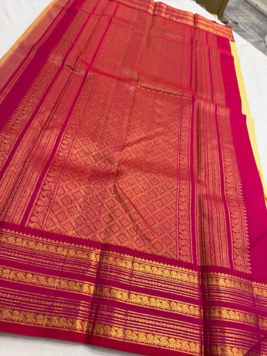 Ivory Reddish pink Varisaipet korvai