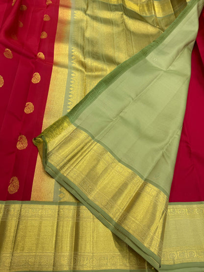 Chilli red / elaichi green mango buttas korvai