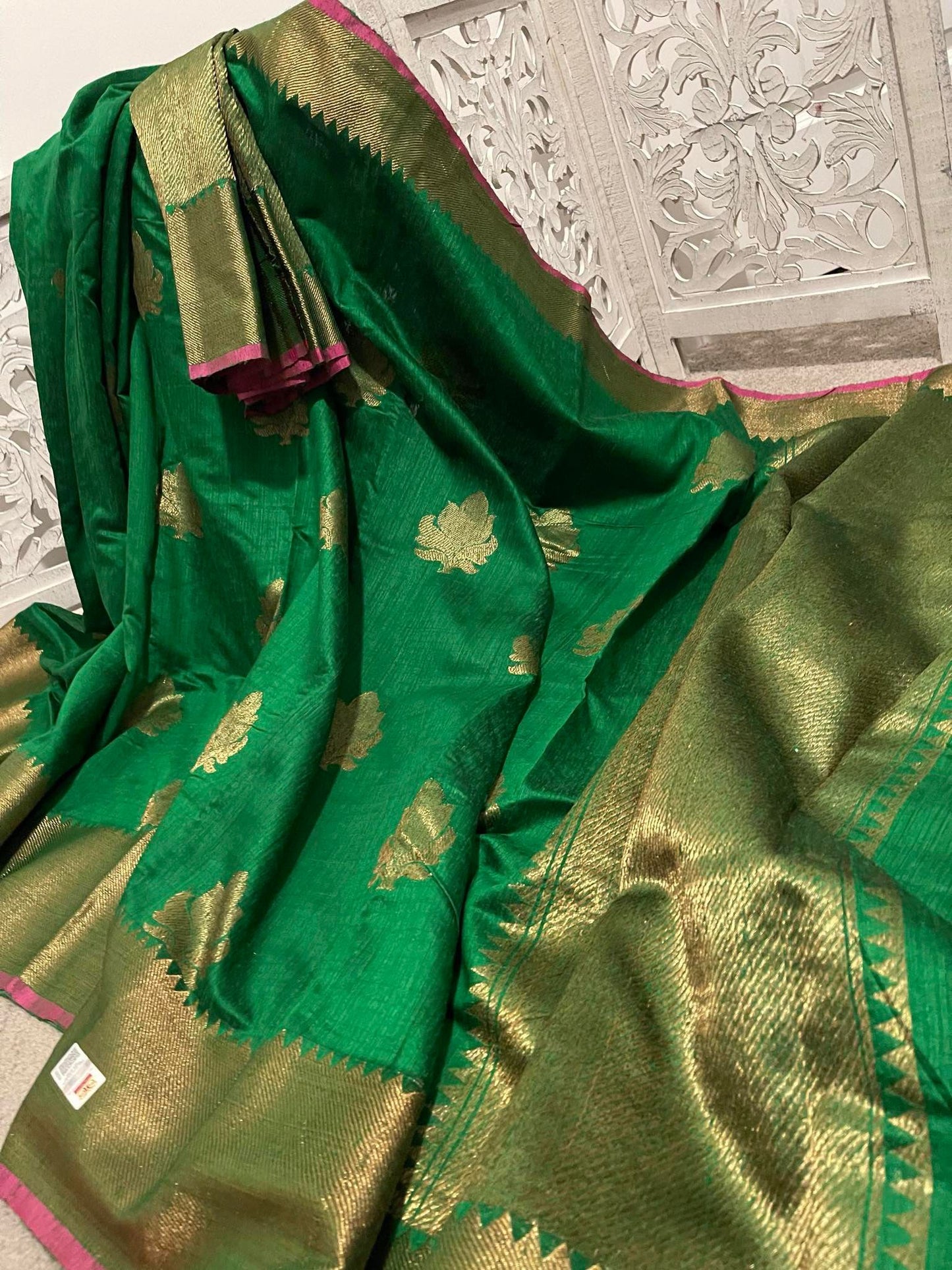Pure Dupion silk benarasi leaf green