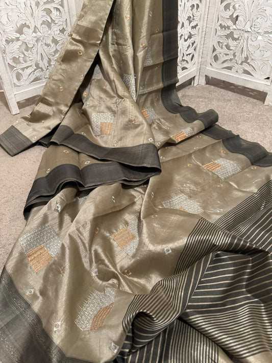 Ash grey / black Tussar silk