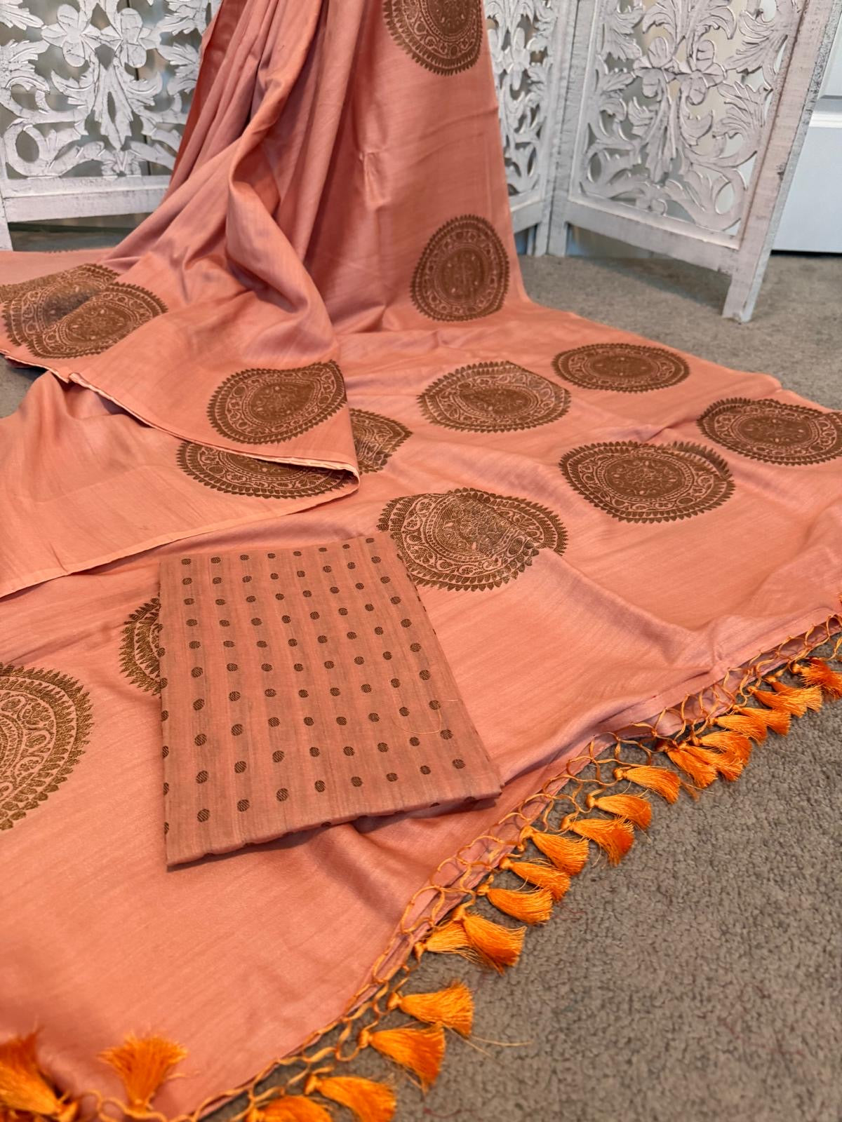 Peach Moonga Benarasi